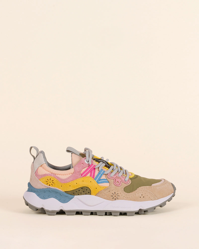 Baskets flower mountain