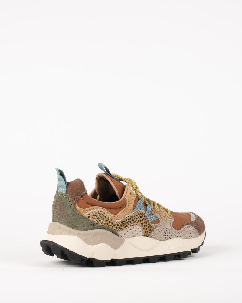 Baskets flower mountain