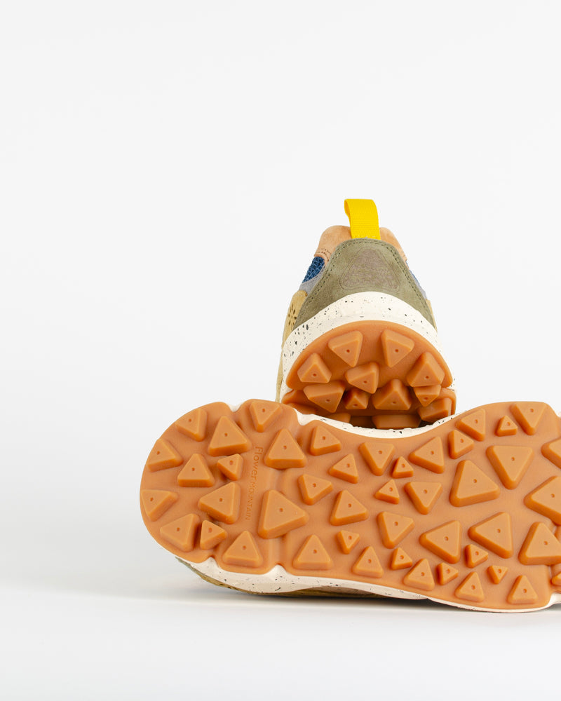 Baskets flower mountain men