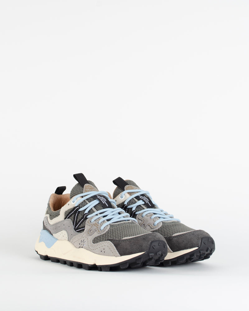 Baskets flower mountain men