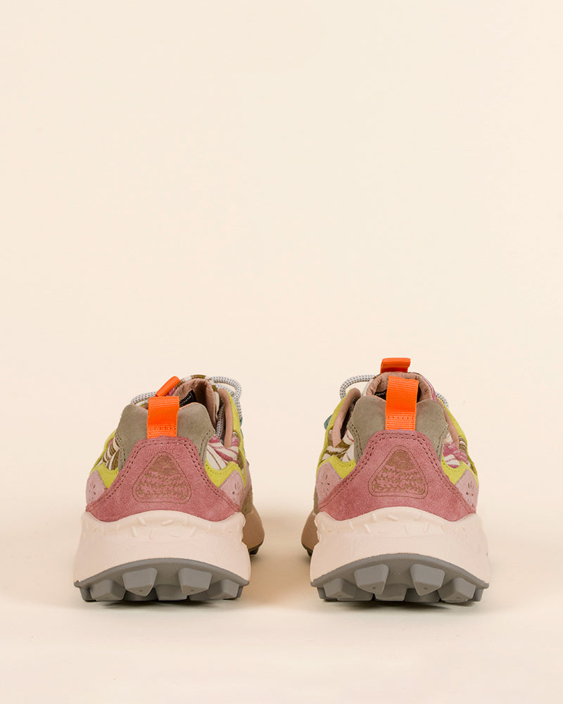 Baskets flower mountain