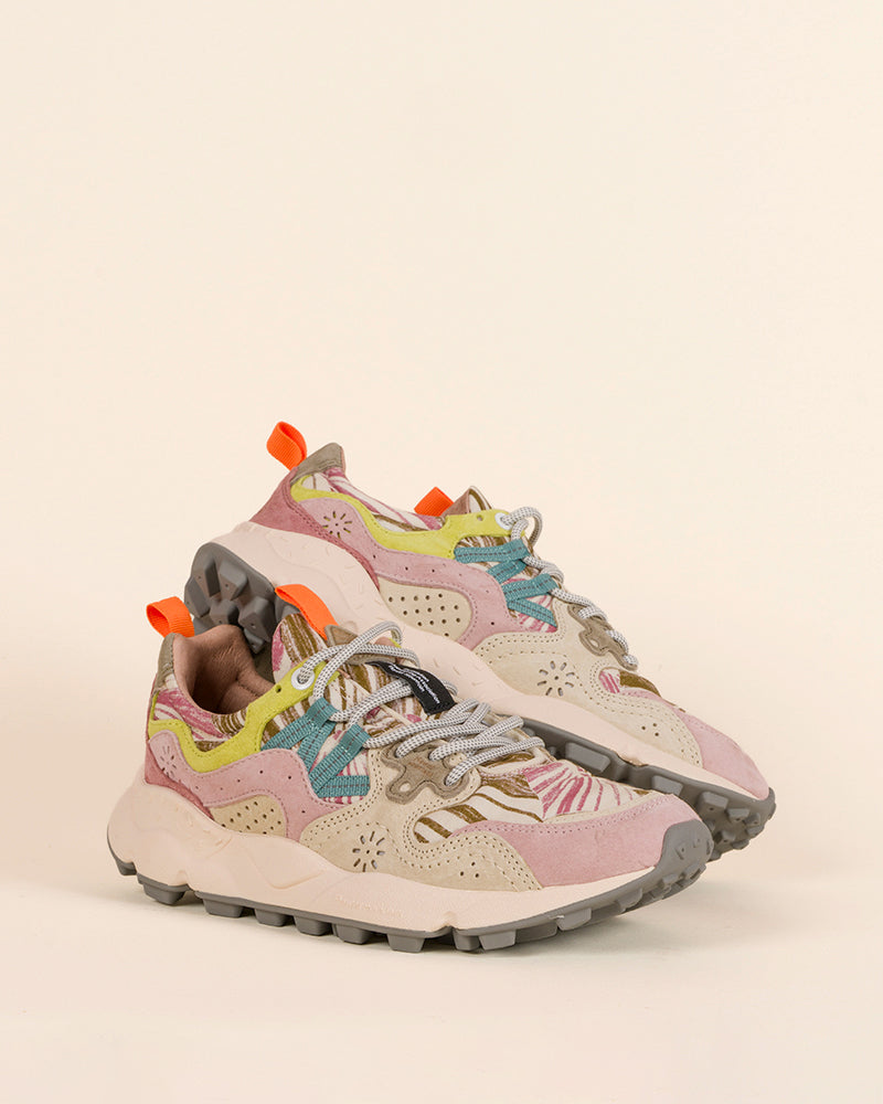 Baskets flower mountain