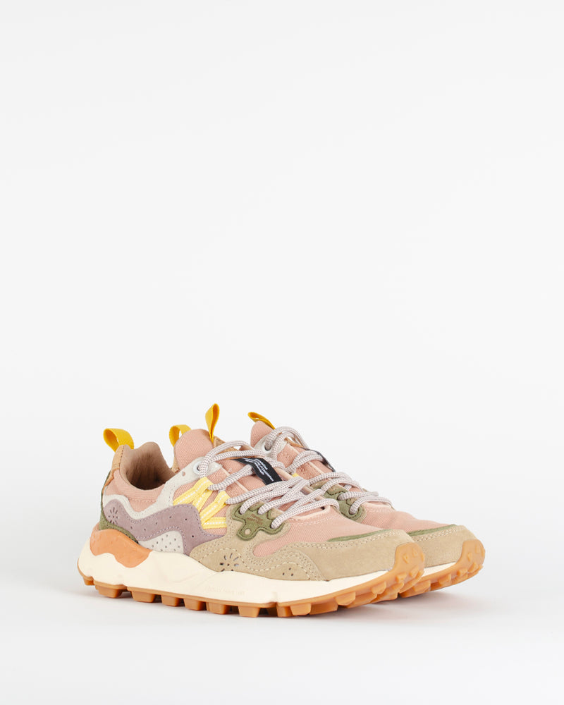 Baskets flower mountain