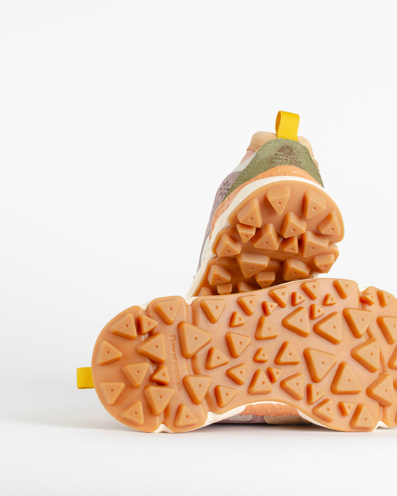 Baskets flower mountain