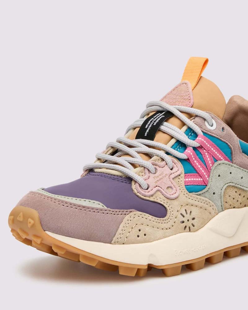 Baskets flower mountain