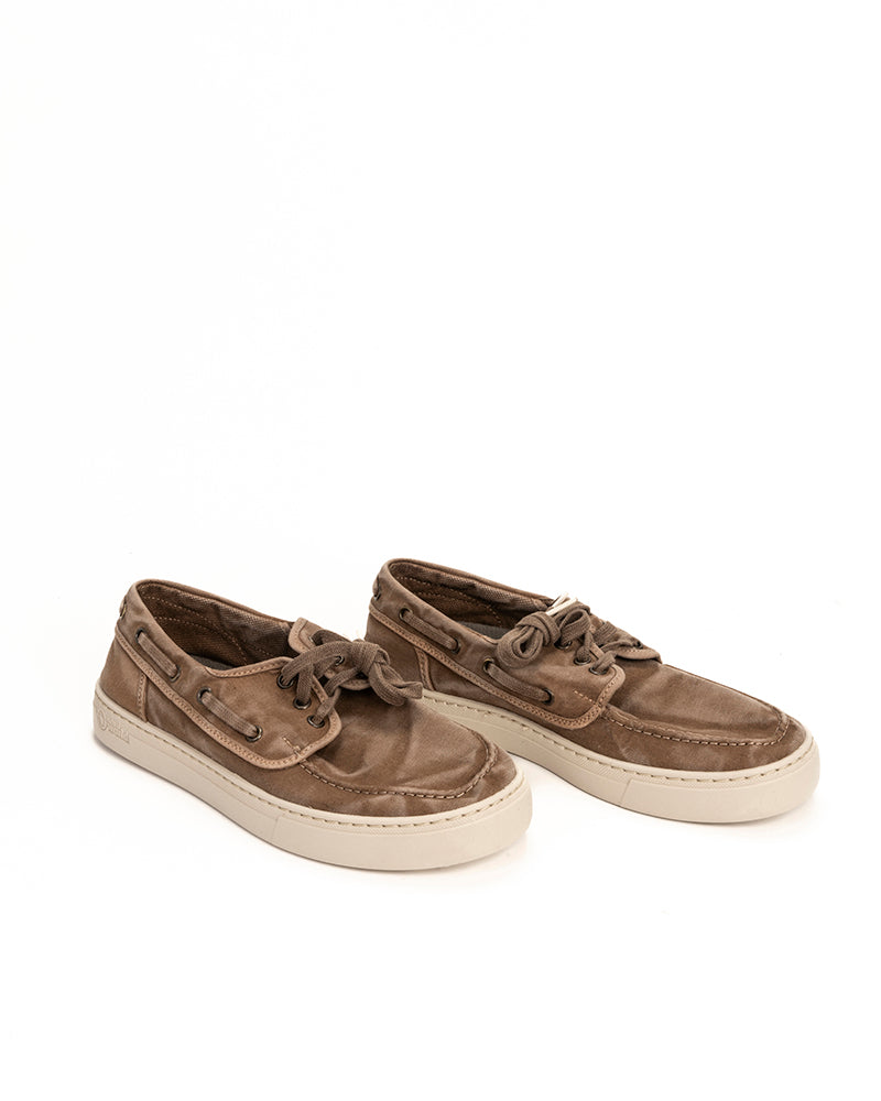 Bateau natural world