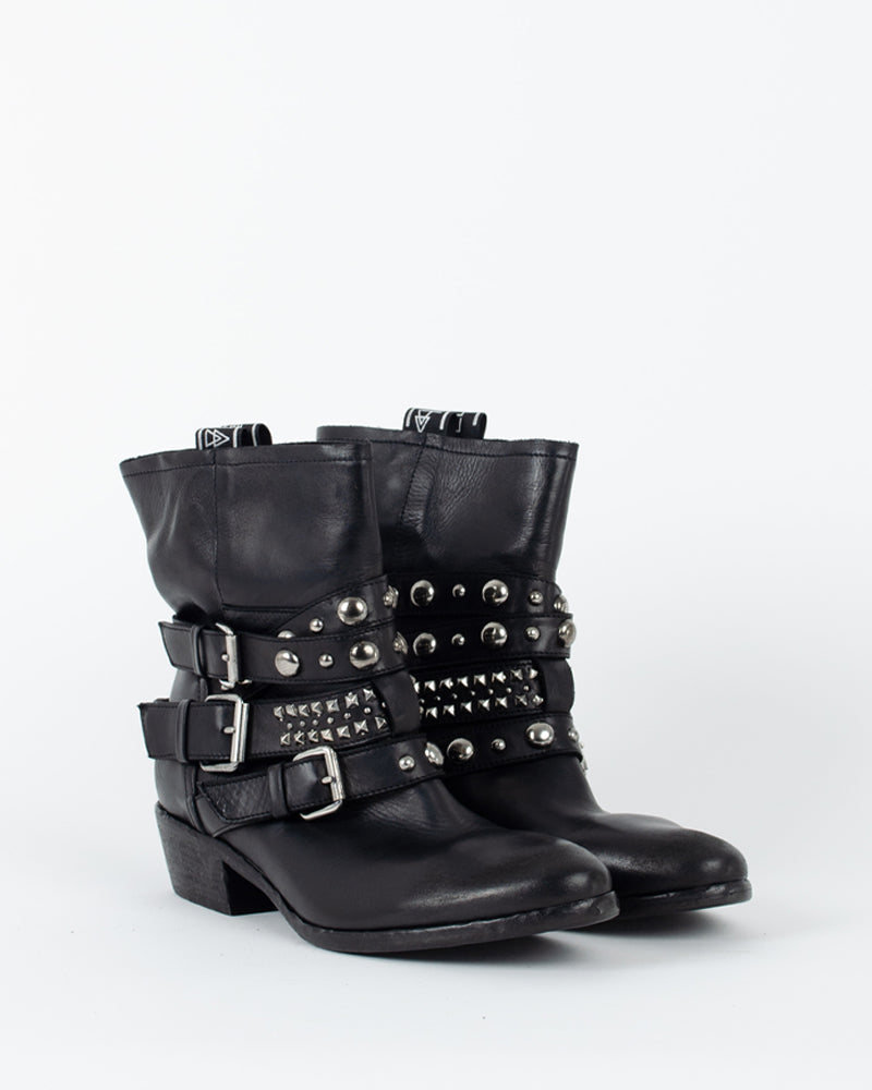 Santiags ELENA IACHI - Tiags elena iachi