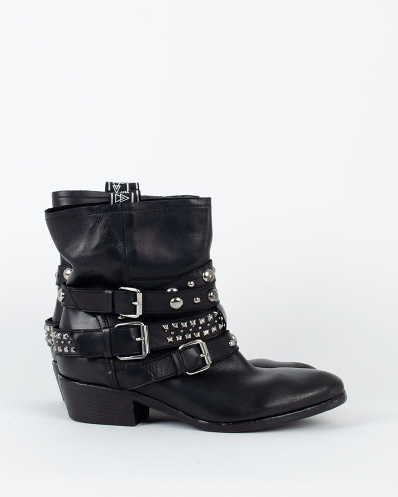 Santiags ELENA IACHI - Tiags elena iachi