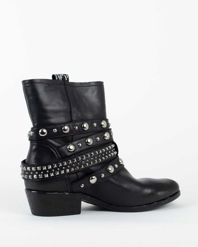 Santiags ELENA IACHI - Tiags elena iachi