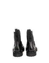 Boots officine creative
